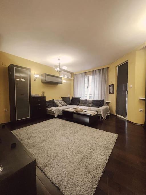 A Colorful Apart For A Start Σόφια Εξωτερικό φωτογραφία